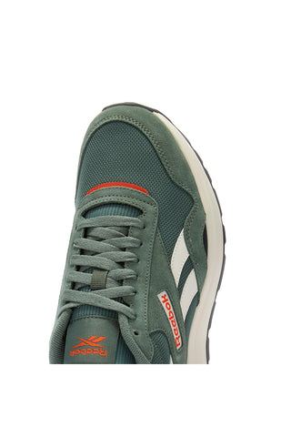 Grüne Turnschuhe mit seitlichem Reebok GL1000-Logo