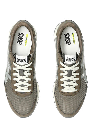 Taupefarbene Sneakers mit grauen Seitendetails ASICS TIGER RUNNER II