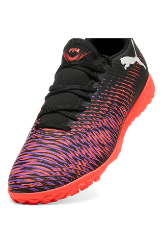 Schwarze, rote und lila Indoor-Futsalschuhe Puma FUTURE 8 PLAY TT
