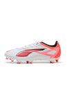 Weiße und rote Fußballschuhe mit Puma ULTRA 5 PLAY FG/AG-Stollen
