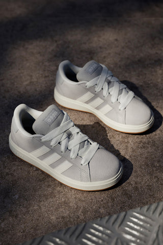 Schwarze Sneakers mit weißen Details Adidas VL Court 3.0