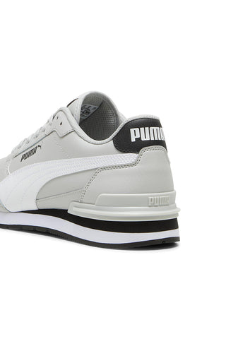 Puma ST Runner v4 L graue Sneakers mit weißen Details und SoftFoam+-Innensohle