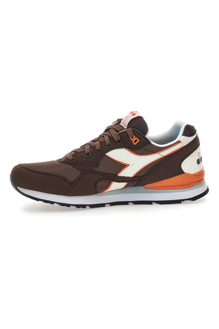 Braune Stoff-Sneaker mit orangefarbenen Details Diadora 183076 30045