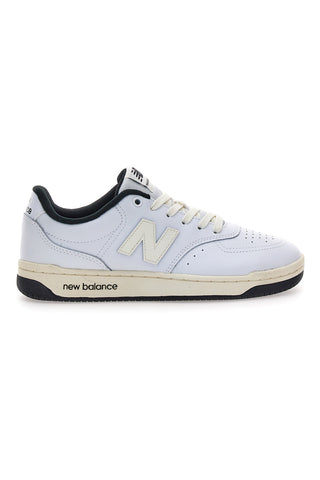 New Balance BB80AWB – Weiße Leder-Sneaker mit schwarzem Besatz