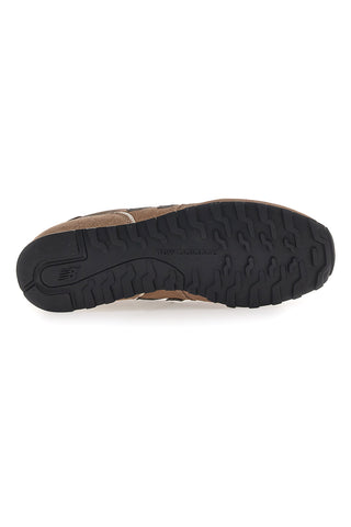 Sneakers marroni in suede con logo bianco New Balance 373