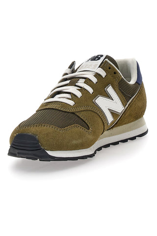 Olivgrüne Sneaker mit weißem New Balance Logo ML373XD2