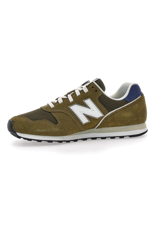 Olivgrüne Sneaker mit weißem New Balance Logo ML373XD2