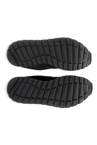 Under Armour – Essential Runner – Schwarze Nylon-Sneaker mit Wildledereinsätzen