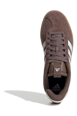 Sneakers marroni con strisce bianche e suola color gum Adidas VL Court 3