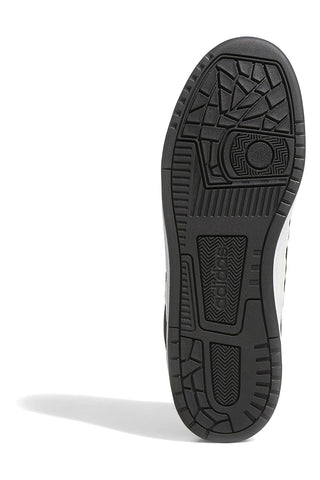 Adidas Rapid Court Low Basketballschuhe aus schwarzem und weißem Leder