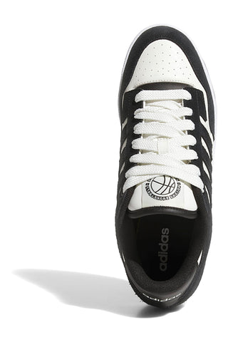 Adidas Rapid Court Low Basketballschuhe aus schwarzem und weißem Leder