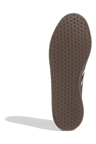 Adidas VL Court Base Weiße Sneaker mit verstärkter Zehenkappe und schwarzen Streifen