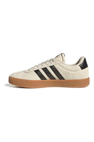 Beige Sneaker mit Adidas VL Court 3 Sohle in Gummifarbe