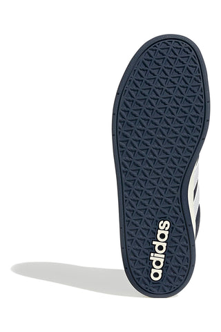 Adidas Breakbase J Sneaker in Blau und Marineblau mit weißen Details