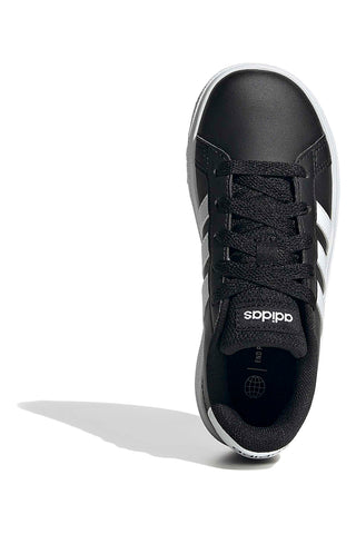 Adidas Grand Court 2 K schwarze Schuhe mit weißen Streifen aus synthetischen Materialien