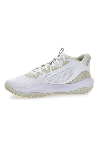 Weiße Basketballschuhe Under Armour Lockdown 6 mit beigen Einsätzen und gepolsterter Sohle