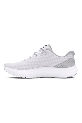 Weiße und hellgraue Laufschuhe mit atmungsaktivem Mesh und Charged Cushioning Under armour Charged Surge 4