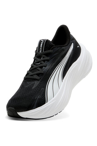 Schwarze Laufschuhe mit Profoam-Dämpfung und atmungsaktivem Mesh Puma Maxima Pro