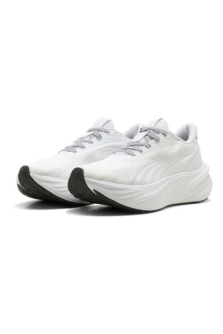 Weiße Laufschuhe aus Mesh mit Profoam-Dämpfung Puma Maxima Pro