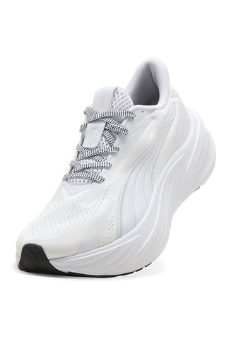 Weiße Laufschuhe aus Mesh mit Profoam-Dämpfung Puma Maxima Pro