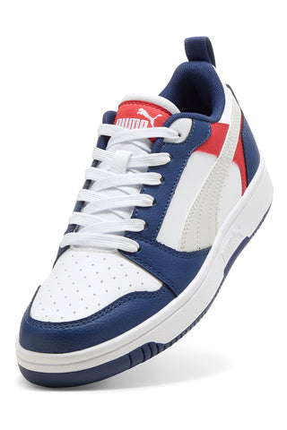 Blaue und rot-weiße Turnschuhe im Basketball-Stil Puma Rebound V6 Lo Jr