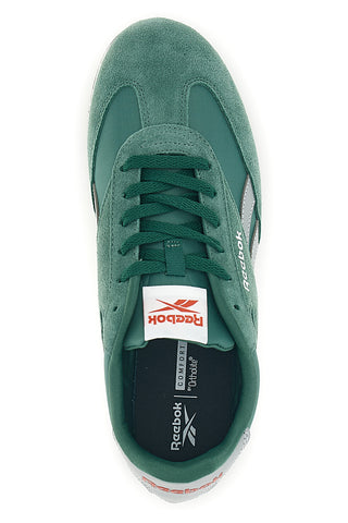 Grüne Turnschuhe mit Wildledereinsätzen und Ortholite Reebok World 70