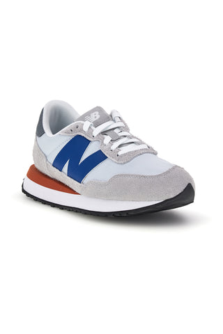 Graue Turnschuhe aus Leder und Stoff New balance M2374SC