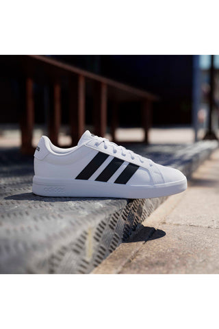 Weiße Sneakers mit schwarzen Streifen Adidas GRAND COURT BASE 3.0