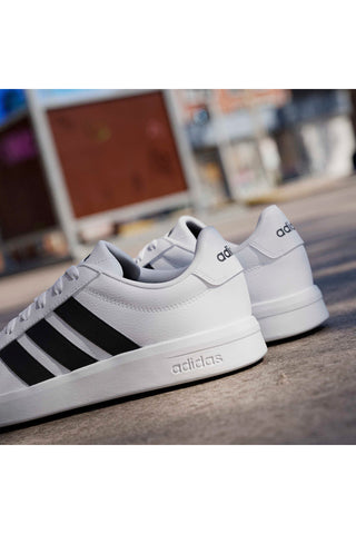 Weiße Sneakers mit schwarzen Streifen Adidas GRAND COURT BASE 3.0