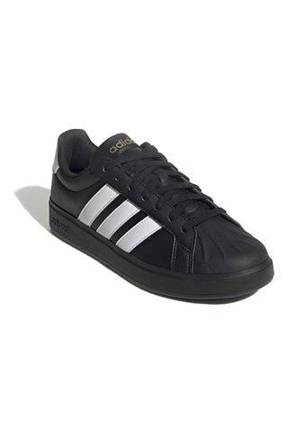 Schwarze Sneakers im Court-Design Adidas Streettalk