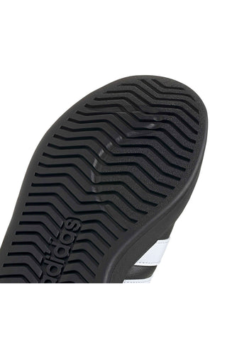 Schwarze Sneakers im Court-Design Adidas Streettalk