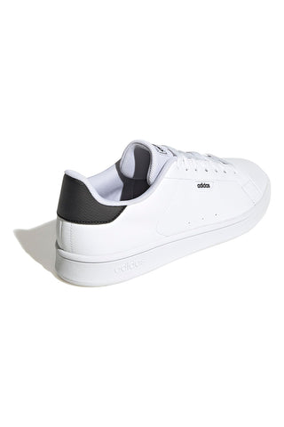 Weiße Sneakers im Court-Design von Adidas Urban Court