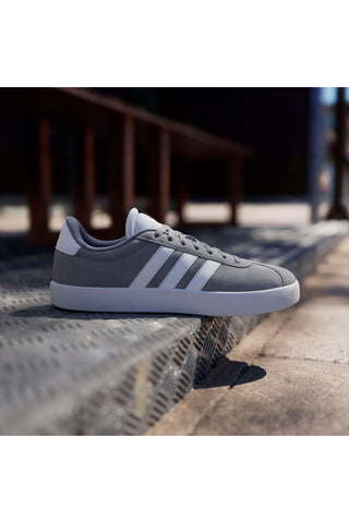 Graue Sneakers im T-Toe-Design Adidas VL Court 3.0