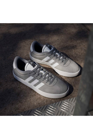 Graue Sneakers im T-Toe-Design Adidas VL Court 3.0