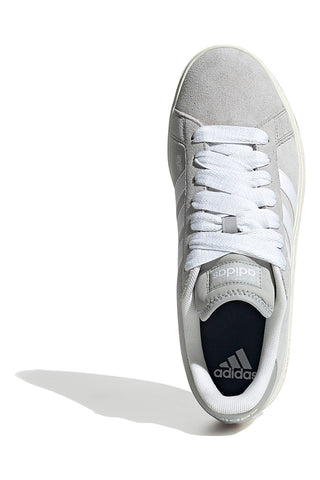 Graue Sneakers mit weißen Details im Retro-Stil Adidas Grand Court Base 00s