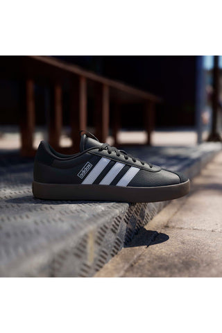 Schwarze Sneakers mit weißen Details und Gummisohle Adidas Vl Court 3.0