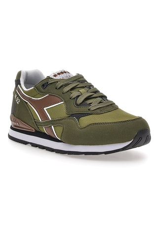 Diadora N.92 Sneaker in Militärgrün mit kontrastierenden Einsätzen