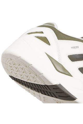Weiße und grüne Adidas Midcity Low Sneaker