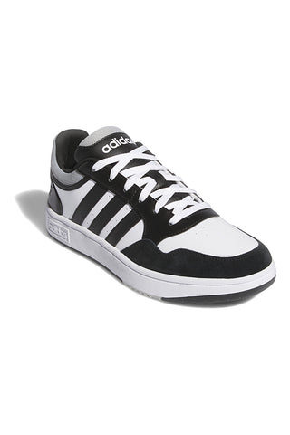 Weiße und schwarze Sneakers mit kontrastierenden Details Adidas Hoops 3.0