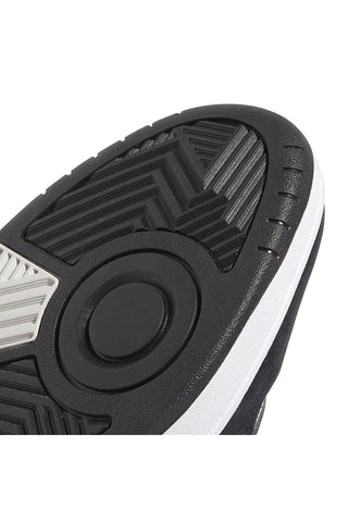 Weiße und schwarze Sneakers mit kontrastierenden Details Adidas Hoops 3.0