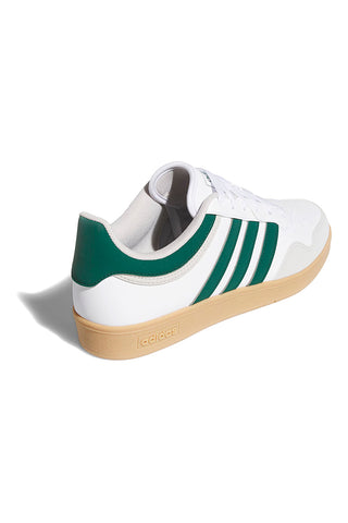 Weiße Adidas Hoops 4.0 Sneaker mit grünen Details und Gummisohle