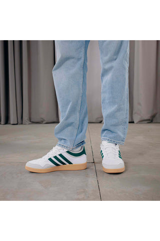 Sneakers bianche con dettagli verdi e suola gum Adidas Hoops 4.0