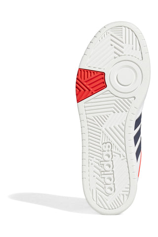 Weiße Sneakers mit blauen und roten Details Adidas Hoops 3.0