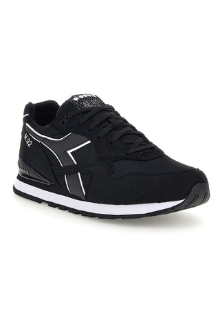 Schwarze Retro-Sneaker mit weißen Details von Diadora N92