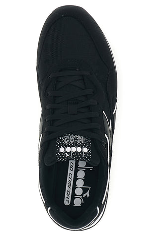 Schwarze Retro-Sneaker mit weißen Details von Diadora N92