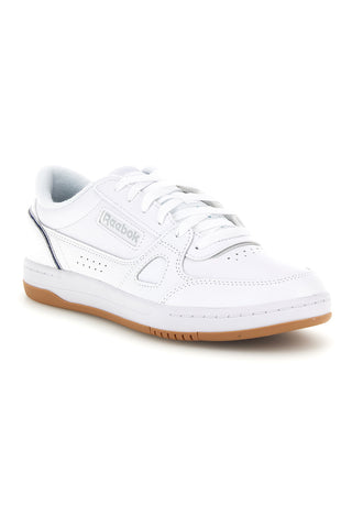 Sneakers bianche con suola color gomma Reebok Court LXS