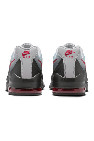 Graue Nike Air Max Invigor Sneaker