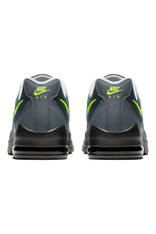 Graue Nike Air Max Invigor Sneaker