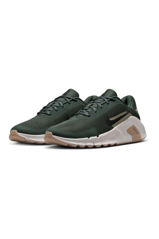 Grüne Nike Flex Train Sneaker