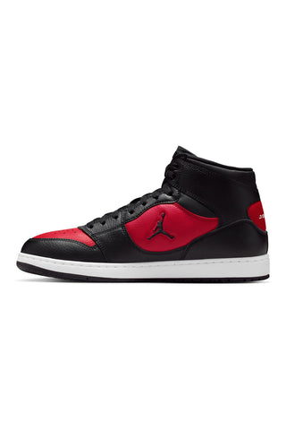 Schwarze und rote Nike Jordan Access Court Mid Sneaker mit mittlerem Schaft